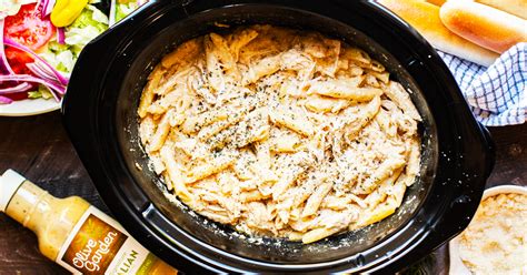 Pour over the olive garden italian dressing and sprinkle over the parmesan cheese. Crockpot Olive Garden Chicken Pasta Copycat Recipe