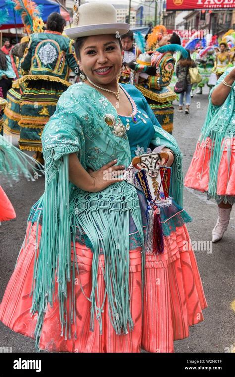 Cholita Celebrando Al Gran Poder Festival La Paz Bolivia Fotografía De Stock Alamy
