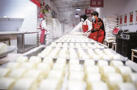 倡议亚洲和世界各国回应时代呼唤 携手共克疫情 加强全球治理 高质量共建一带一路 朝着构建人类命运共同体方向不断迈进 | 演讲全文. 疫情期间志愿者做40万个馒头义送居民_凤凰湖北