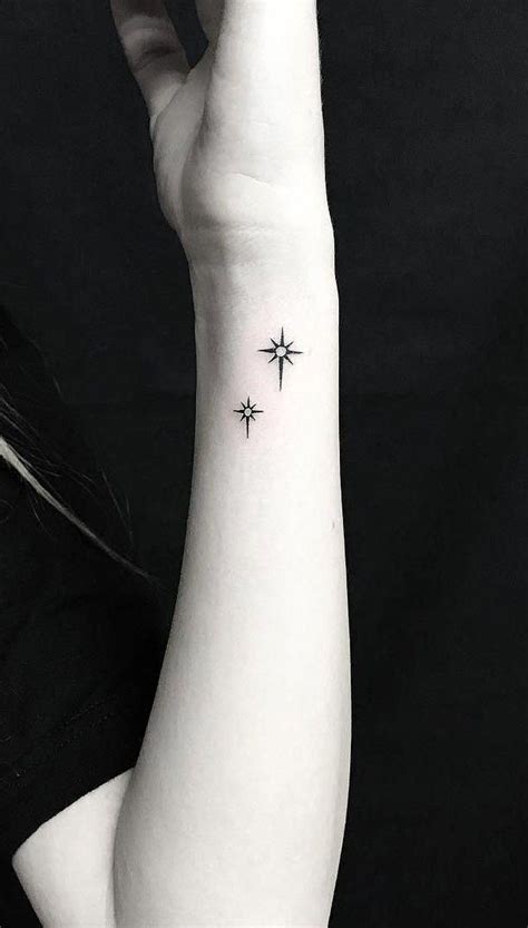 Simplicity Tattoo Minimalisttattoos Tatouage Poignet Tatouage étoile Poignet Tatouage étoile