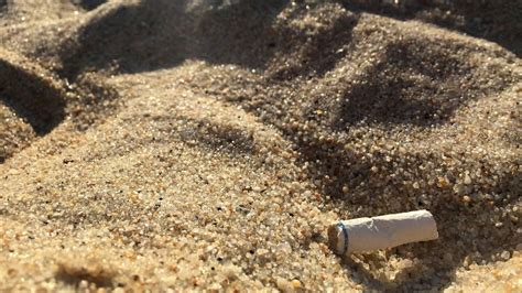 Smoking Allowed On Fl Beaches Not If Senate Bill Passes Miami Herald