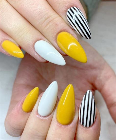 Uñas decoradas con brillos uñas bonitas decoradas uñas hermosas uñas naturales decoradas uñas permanentes decoradas uñas elegantes y sencillas decorados para uñas cortas diseños de uñas pies uñas manos y pies. Uñas diseños | Uñas Acrilicas