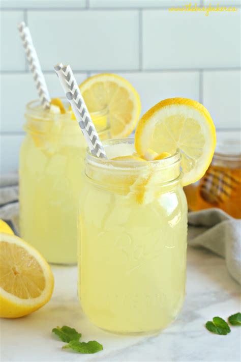 Healthy 3 Ingredient Lemonade With Honey And Lemon And Straws Summer