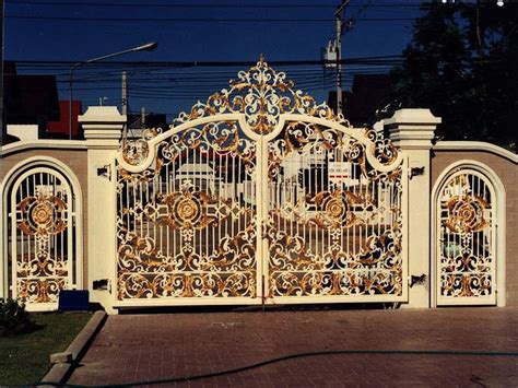 The front gate design for single floored house can be a double door gate with modern day lock. Beautiful Housegate photo | Iron gates design gallery - 10 Images | Luxury House Design | Iron ...
