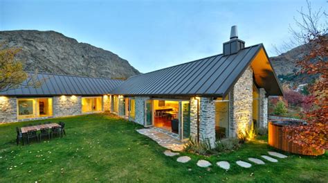 This Large Luxury Queenstown Holiday Home Is Comfortable And