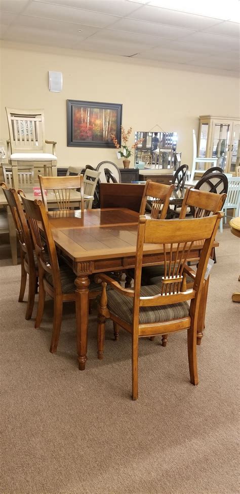 Universal Table W6 Chairs Delmarva Furniture Consignment