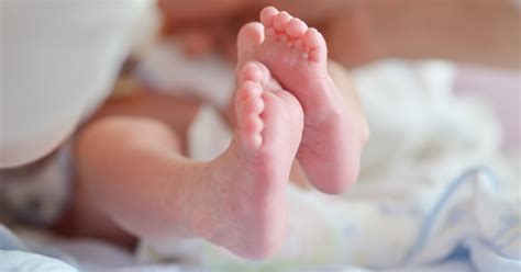 Apa Itu Stepping Reflex Pada Bayi Baru Lahir