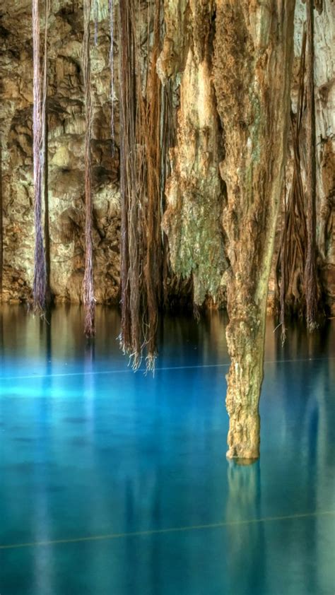 Clear Blue Water Of Xkenken Cenote In Dzitnup Mexico Windows 10
