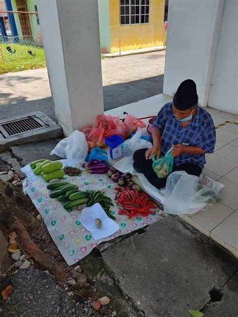 If you need to change any search list term, please use refresh icons. Elderly OKU Uncle Sells Vegetables Near A Bank Branch To ...