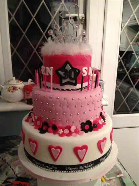 Queen Sarah's 30th birthday cake. | 30 birthday cake, Special occasion