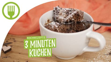 Wenn es einmal schnell gehen soll dann können diese praktischen geräte nicht nur auftauen und erwärmen, sondern eben auch schnell mal eine pizza zubereiten oder sogar einen kuchen backen. Schoko-Tassen-Kuchen aus der Mikrowelle Video | Tassen ...