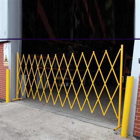 Large Expanding Barrier 40m Steel By Barriers Direct