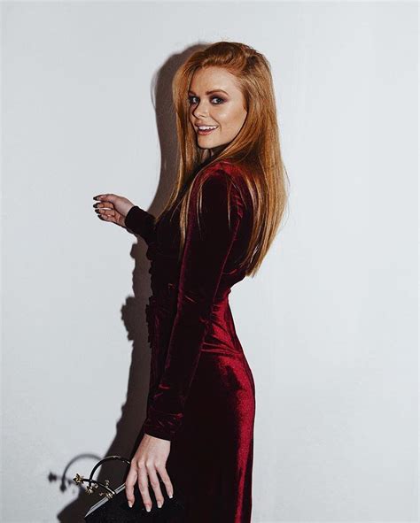 Pagina italiana dedicata all'attrice e modella abigal cowen. Abigail Cowen (@abbeycowen) • Instagram photos and videos em 2020 | Cabelos ruivos, Garotas, Looks