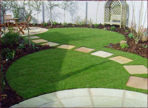 So use evergreen shrubs at the end of each border and as punctuation along the way. CURVES WONDERFUL CURVES: Good Lines Mean Good Designs ...
