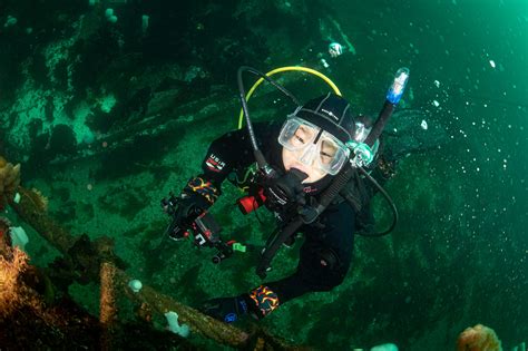 Annie Crawleys Dive Team — Edmonds Underwater Park