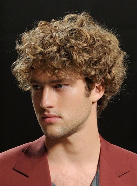 Mens Hairstyle For Curly Hair To Look Mesmerizing Haircuts Hairstyles