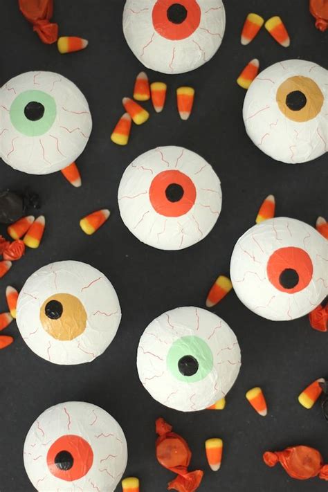 Creepy Eyeball Party Favors Are My Fave Halloween Crafts Halloween