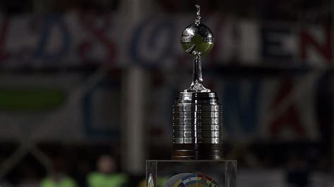 Todo Sobre El Trofeo De La Copa Libertadores Cuánto Pesa Historia Y