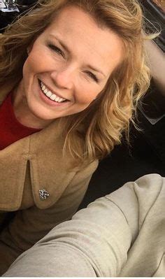 Trevanian adıyla yazdığı casusluk ve macera romanlarıyla ünlenen rod whitaker, kendi adının dışında, nicholas. BBC One - Bargain Hunt - Christina Trevanion | Antique ...