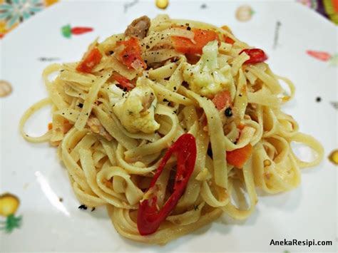 Tak heran jika saat ini banyak jenis nasi goreng yang memiliki rasa enak. Resepi Fettuccine/Spaghetti Goreng Cili Padi Pedas
