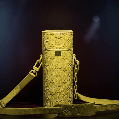 The main entrance of the louis vuitton time capsule exhibition held in suria klcc twin tower. Louis Vuitton Time Capsule: Un viaggio nel tempo tra ...