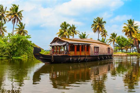 2400 Kerala Houseboat Stock Photos Pictures And Royalty Free Images