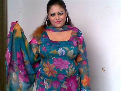 Pakistani Sexy Aunties Pictures Bollywood Actress Photos