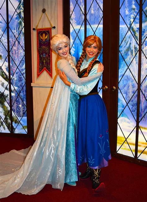 Tips For Meeting Princesses At Disneyland