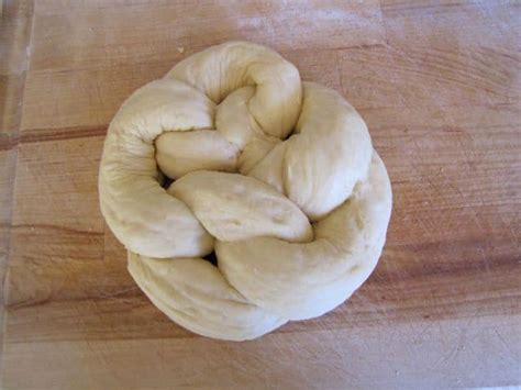 How to braid a 6 strand challah. How to Braid Challah - Learn to Braid Like a Pro