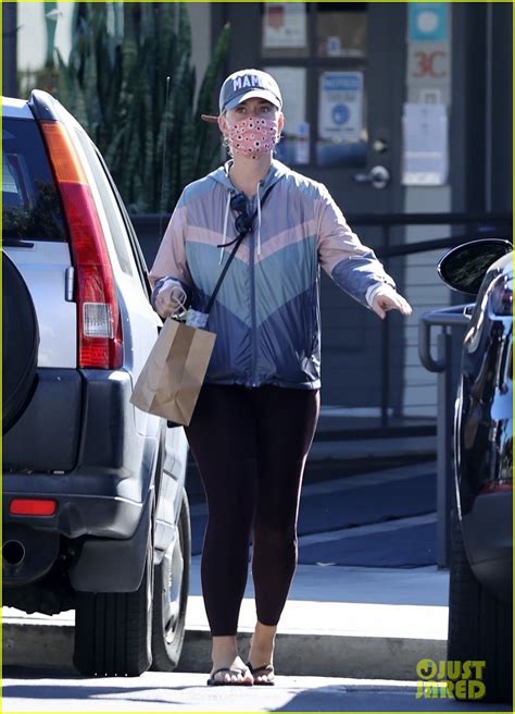 Katy Perry Shows Off Her Mama Pride While Running Errands Photo