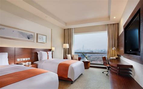 Holiday inn shanghai pudong kangqiao is located in the kangqiao international community in pudong new area, adjacent to the international convention center, kangqiao industrial zone, zhangjiang. Holiday Inn Shanghai Pudong Kangqiao - The Highest Glass ...