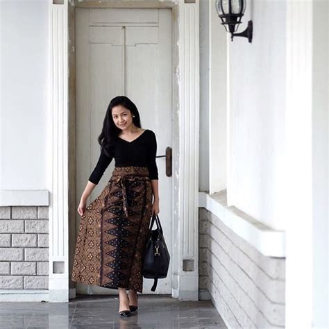 Baju kondangan simple celana setelan muslimah model fahrina baju pesta muslimah setelan fahrina ( setcel. 7 Gaya Pakaian Buatmu yang Nyaman Kaosan. Kaos Juga Bisa ...