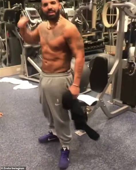 Canadian Rapper Drake Shows Off His Bulging Biceps During Workout