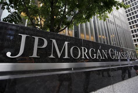 Jpmorgan Ceo Of Chase Consumer Banking Leaving To Head Tiaa Reuters