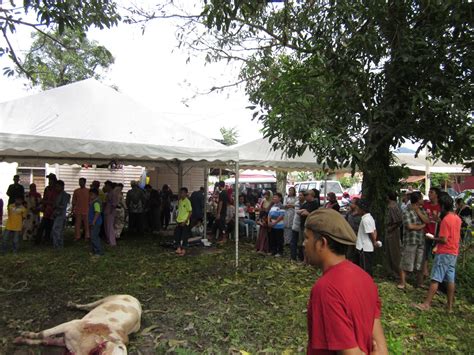 Kampung padang balang içindeki 25 restoran ve yakın lokasyonlardaki 16331 restoran görüntülenmektedir. Kg Tradisi Melayu WPKL