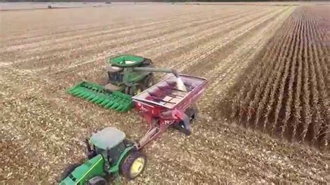 Shelling Corn In Southern Illinois Youtube