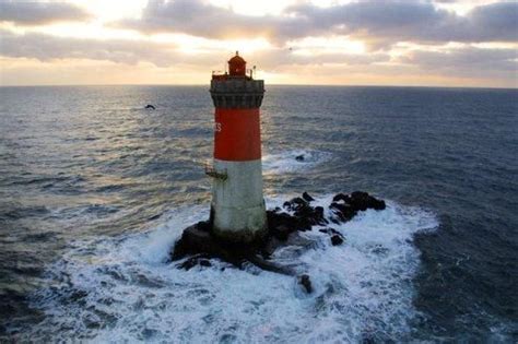 Phare de kermorvan le conquet. LE PHARE LES PIERRES NOIRES BRETAGNE