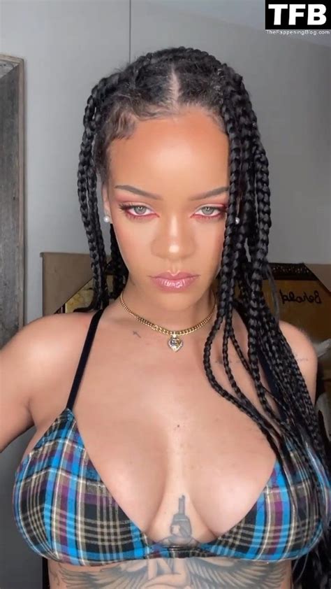 Rihanna Shows Off Her Sexy Tits And Nude Ass 9 Pics Video Thefappening