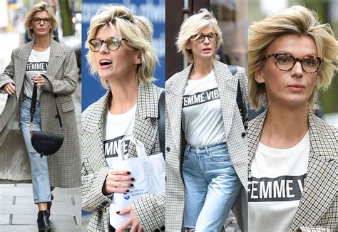 Magda narożna, wokalistka zespołu piękni i młodzi potrafi zaskakiwać. Modna Magda Mołek w płaszczu w pepitkę (ZDJĘCIA) | 50 style, Płaszcz, Krótkie fryzury