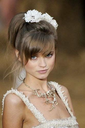 Ash brown appears almost matte, deep tone, and very cool. Hairstyles 2014: 8 Ash Brown Hair Color Ideas You Should ...