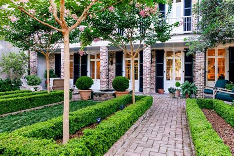 This Gorgeous Charleston Garden Mixes European And Southern Influences
