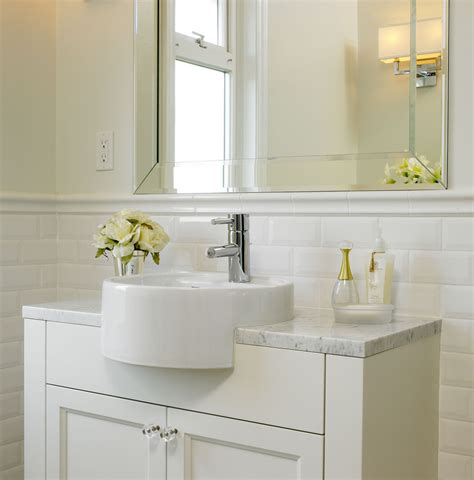 These classic rectangular tiles have almost endless applications and variations. 30 cool ideas and pictures of farmhouse bathroom tile 2020