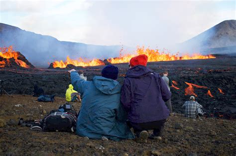 Iceland Volcano Eruption Airlines Rush To Lure Tourists To See Lava