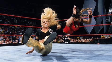 Trish Stratus ★ Hall Of Fame 2013 ★ 7x Womens Champion ★ Diva Of The Decade ★ 3x Babe Of The