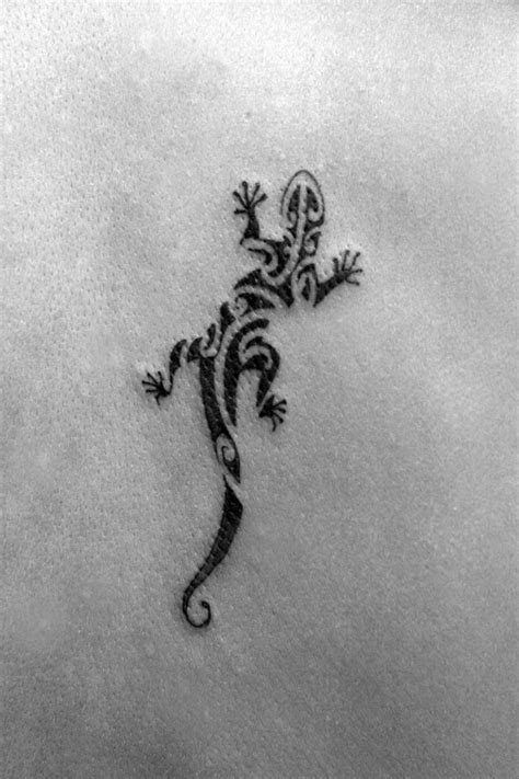 Whoa Lizard Tattoo Gecko Tattoo Simplistic Tattoos