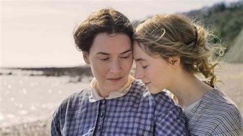 Ammonite Review Kate Winslet And Saoirse Ronans Lesbian Romance Variety