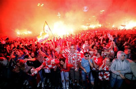 Die englische presse zeigte sich entsprechend geschockt. Kroatien bei der WM 2018: Tausende Menschen feiern ...