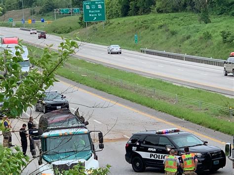 I 44 East Fatality Crash Halts Traffic At Joplin Driver Crashed Avoiding Spike Strips In Police