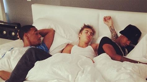 justin bieber schmust mit seinen freunden kuschelstunden mit lil za und lil twist prosieben