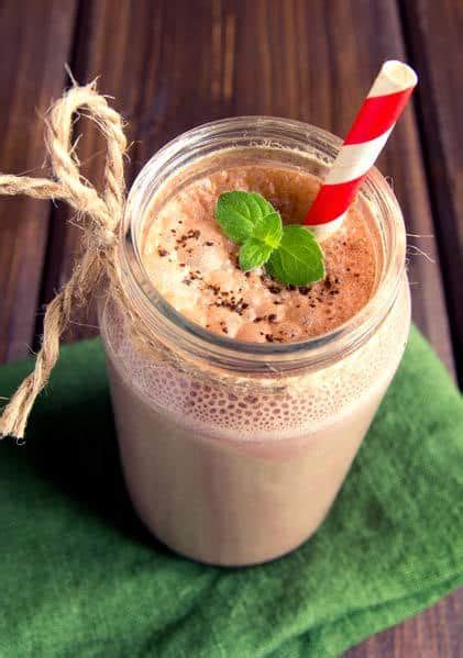 21 Delicious And Healthy Almond Milk Smoothie Recipes